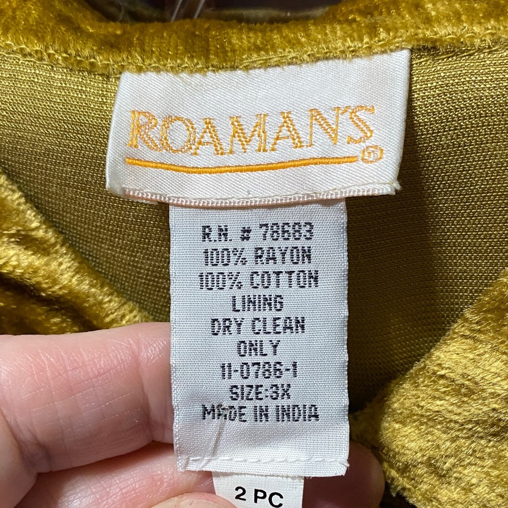 Roaman’s Fancy gold colored patchwork satiny velvety size 3X Pantsuit Set - Picture 2 of 16